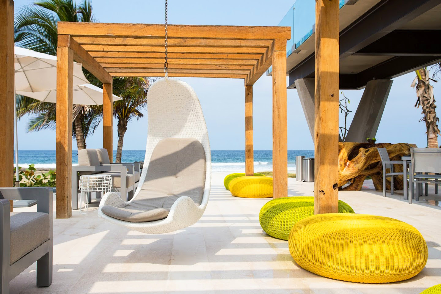 Relax poolside at our Huichol-esque WET Deck with ceviche, a signature mojito or another curated cocktail prepared by an extraordinary mixologist.